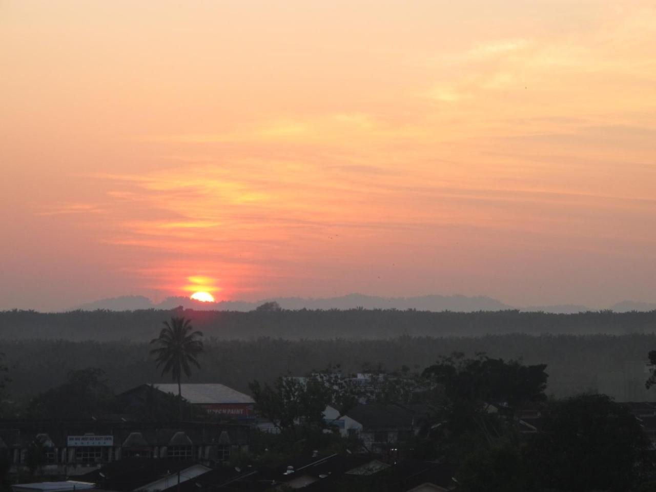 Hotel Sukaramai Kampung Gurun Exterior foto